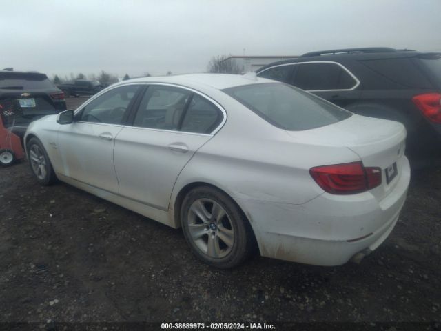 Photo 2 VIN: WBAXH5C5XCDW11272 - BMW 528I 