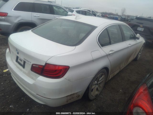 Photo 3 VIN: WBAXH5C5XCDW11272 - BMW 528I 