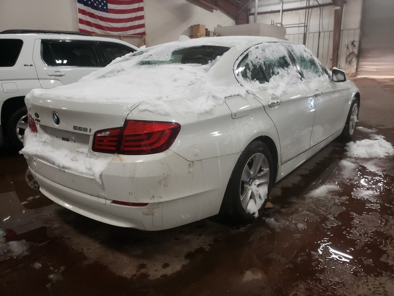 Photo 3 VIN: WBAXH5C5XDDW15467 - BMW 528 XI 