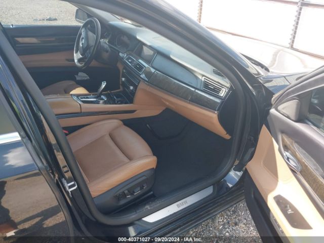 Photo 4 VIN: WBAYA6C51FD827031 - BMW 740I 