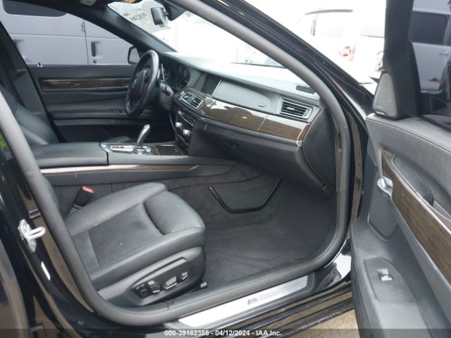 Photo 4 VIN: WBAYA6C54ED144027 - BMW 740I 