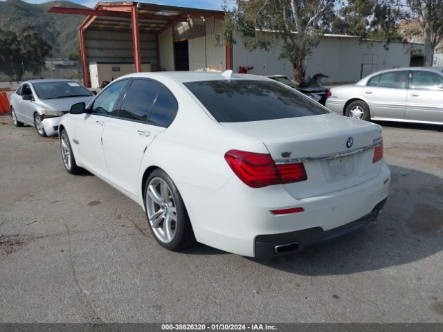 Photo 2 VIN: WBAYA6C55FD826769 - BMW 740I 