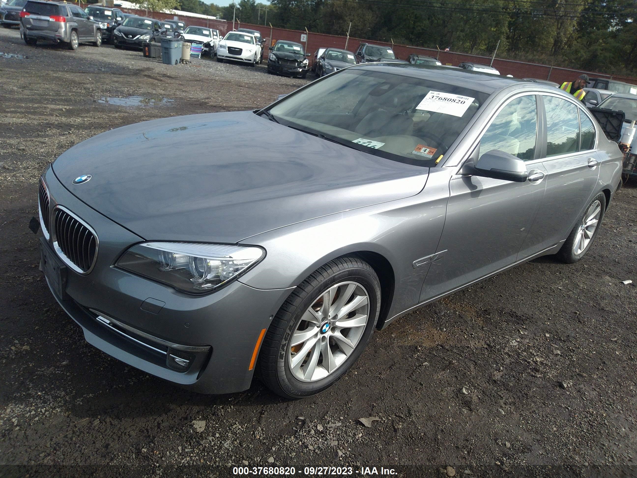 Photo 1 VIN: WBAYA6C55FGK16644 - BMW 740I 