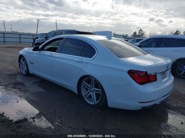 Photo 2 VIN: WBAYA6C57DD143355 - BMW 740I 