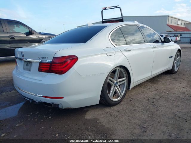 Photo 3 VIN: WBAYA6C57DD143355 - BMW 740I 