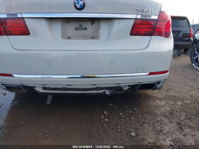 Photo 5 VIN: WBAYA6C57DD143355 - BMW 740I 