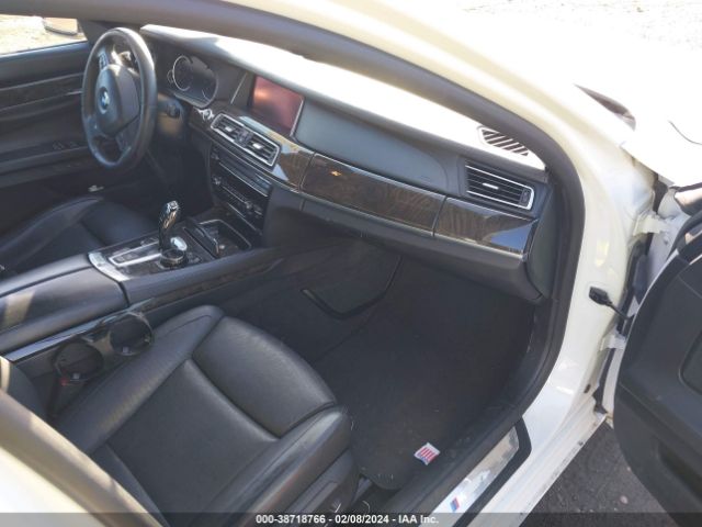 Photo 4 VIN: WBAYA8C50FD825590 - BMW 750I 