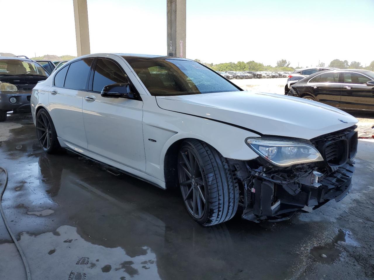 Photo 3 VIN: WBAYA8C57FD825571 - BMW 7ER 