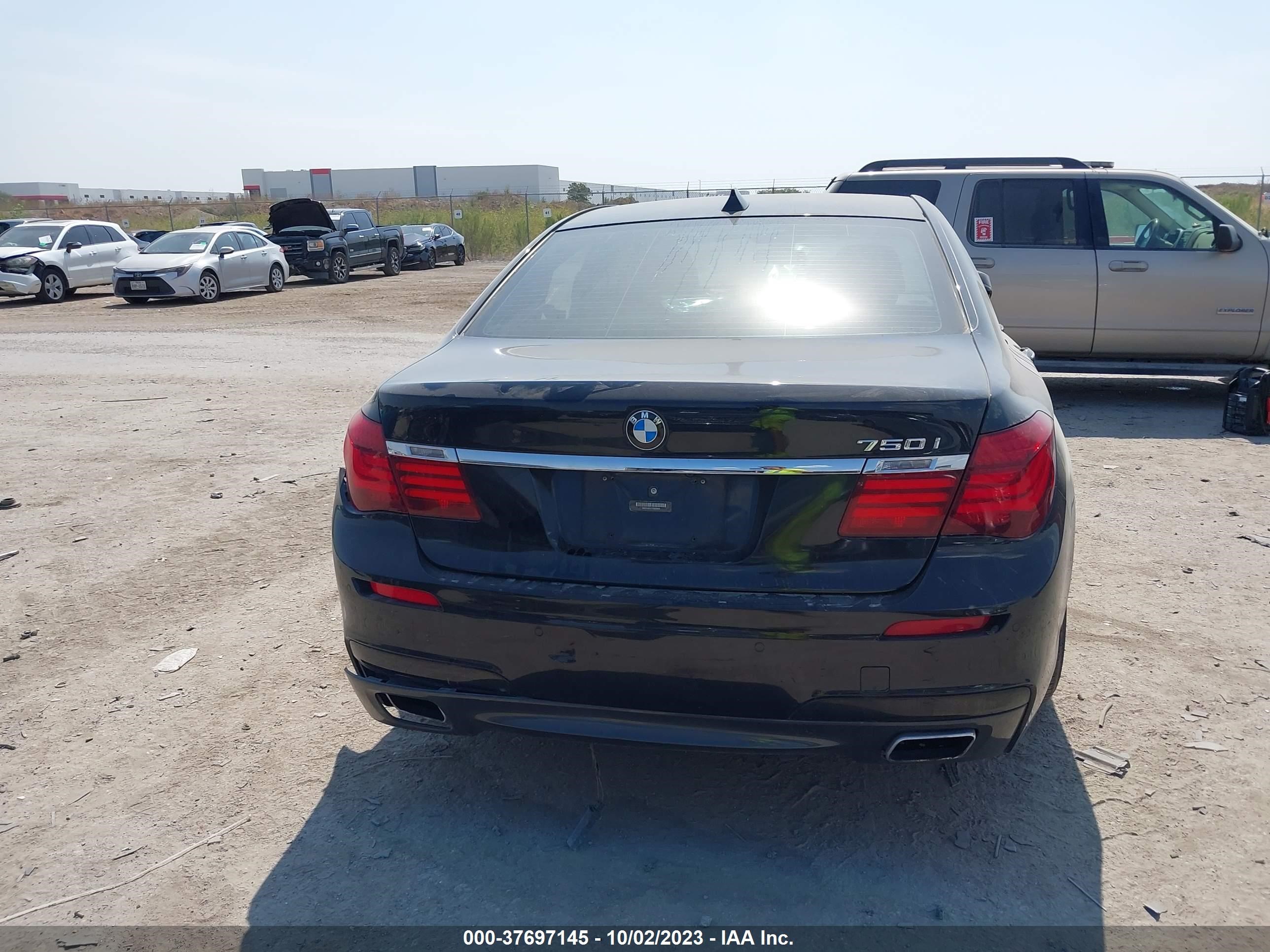 Photo 14 VIN: WBAYA8C57FD825859 - BMW 7ER 