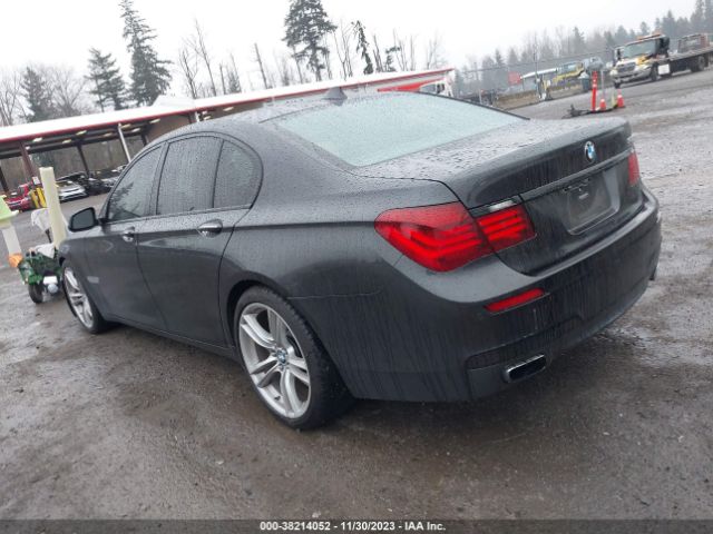 Photo 2 VIN: WBAYA8C5XDD227875 - BMW 750I 