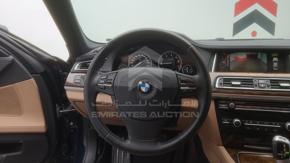 Photo 20 VIN: WBAYE2106FD833184 - BMW 730 