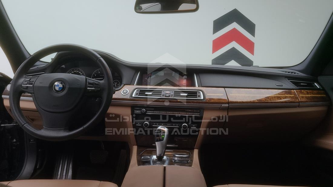 Photo 22 VIN: WBAYE2106FD833184 - BMW 730 