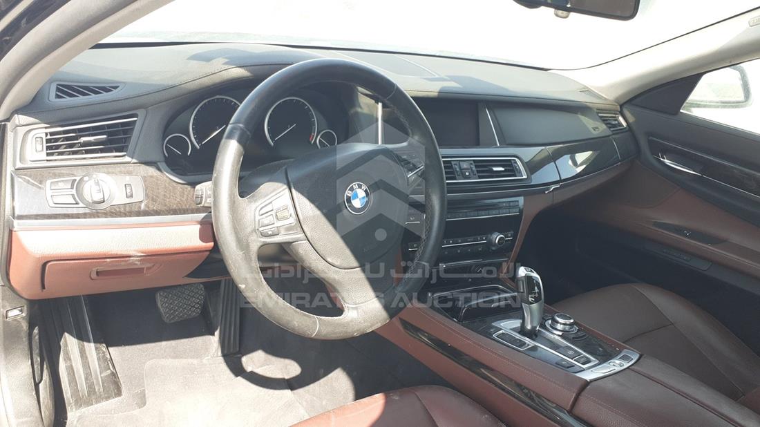 Photo 11 VIN: WBAYE210XDD300073 - BMW 730 