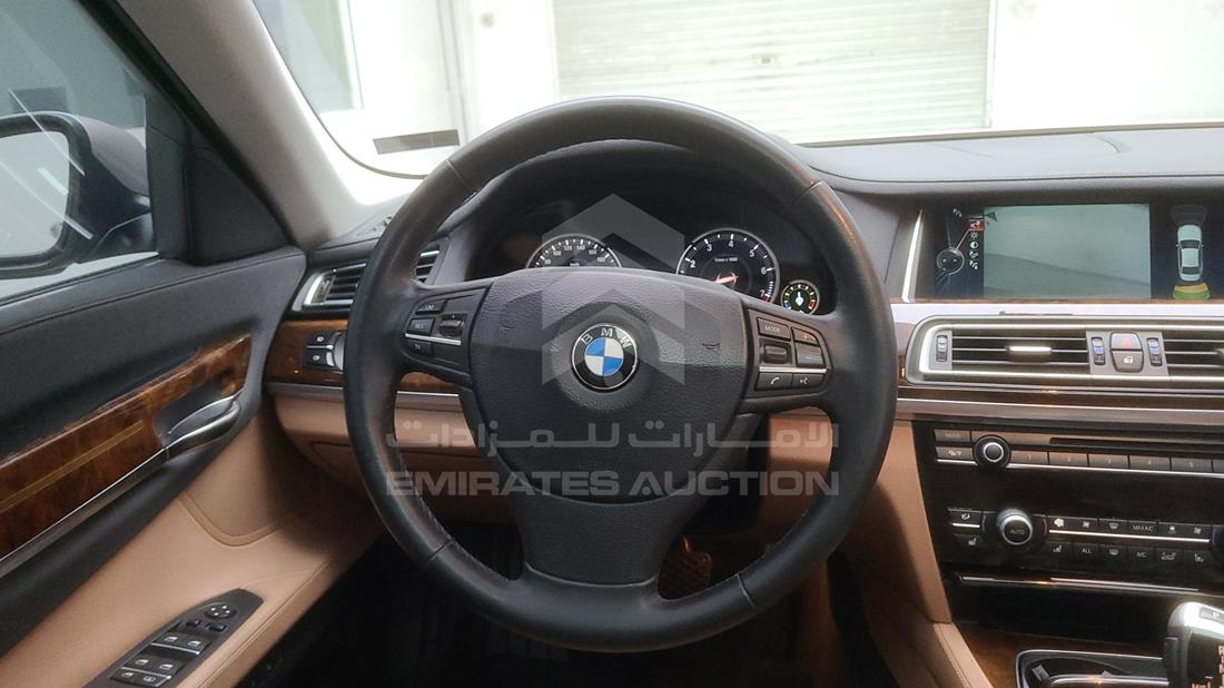 Photo 14 VIN: WBAYE4100DDZ54821 - BMW 740 LI 