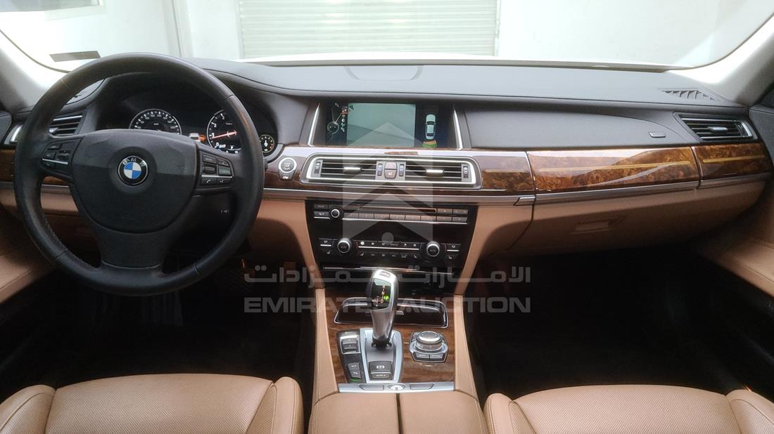 Photo 16 VIN: WBAYE4100DDZ54821 - BMW 740 LI 