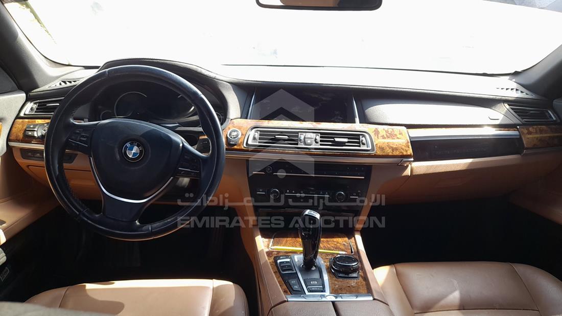 Photo 17 VIN: WBAYE410XEDZ61096 - BMW 740 LI 