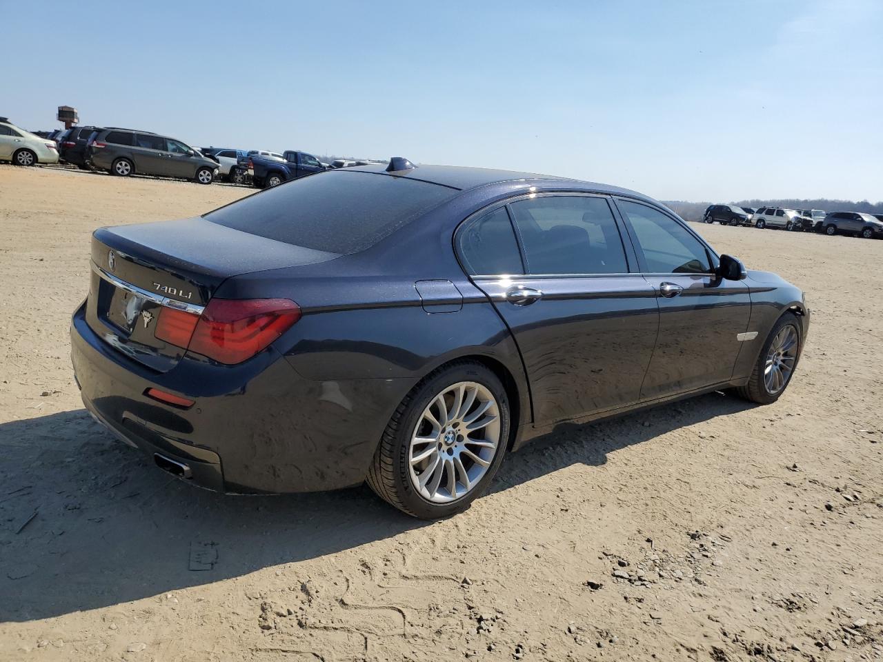 Photo 2 VIN: WBAYE4C53DDW22882 - BMW 7ER 