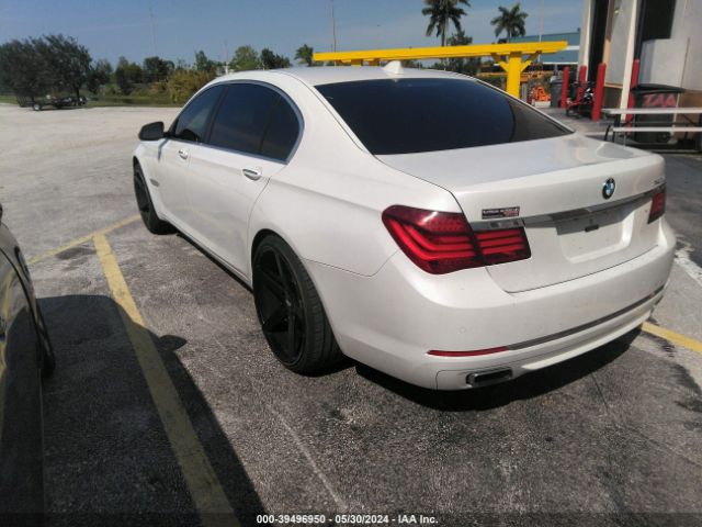 Photo 2 VIN: WBAYE4C56DDW22746 - BMW 740 