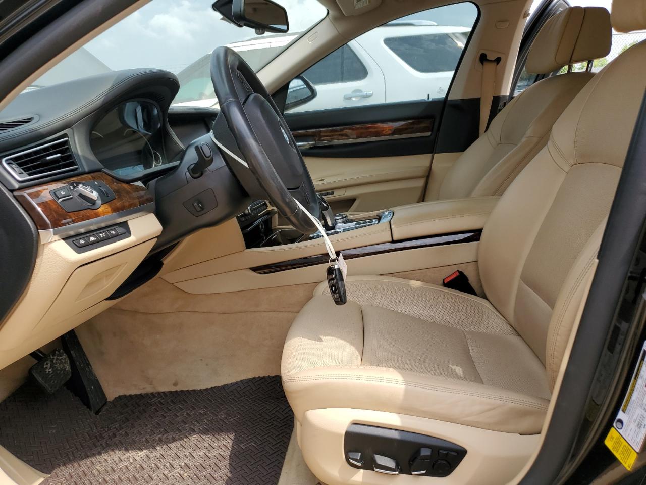 Photo 6 VIN: WBAYE4C57FD947179 - BMW 7ER 