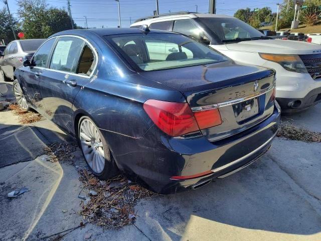 Photo 2 VIN: WBAYE4C5XDDW22832 - BMW 7 SERIES 