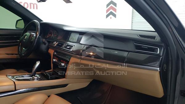 Photo 31 VIN: WBAYE8C52DD134028 - BMW 750 