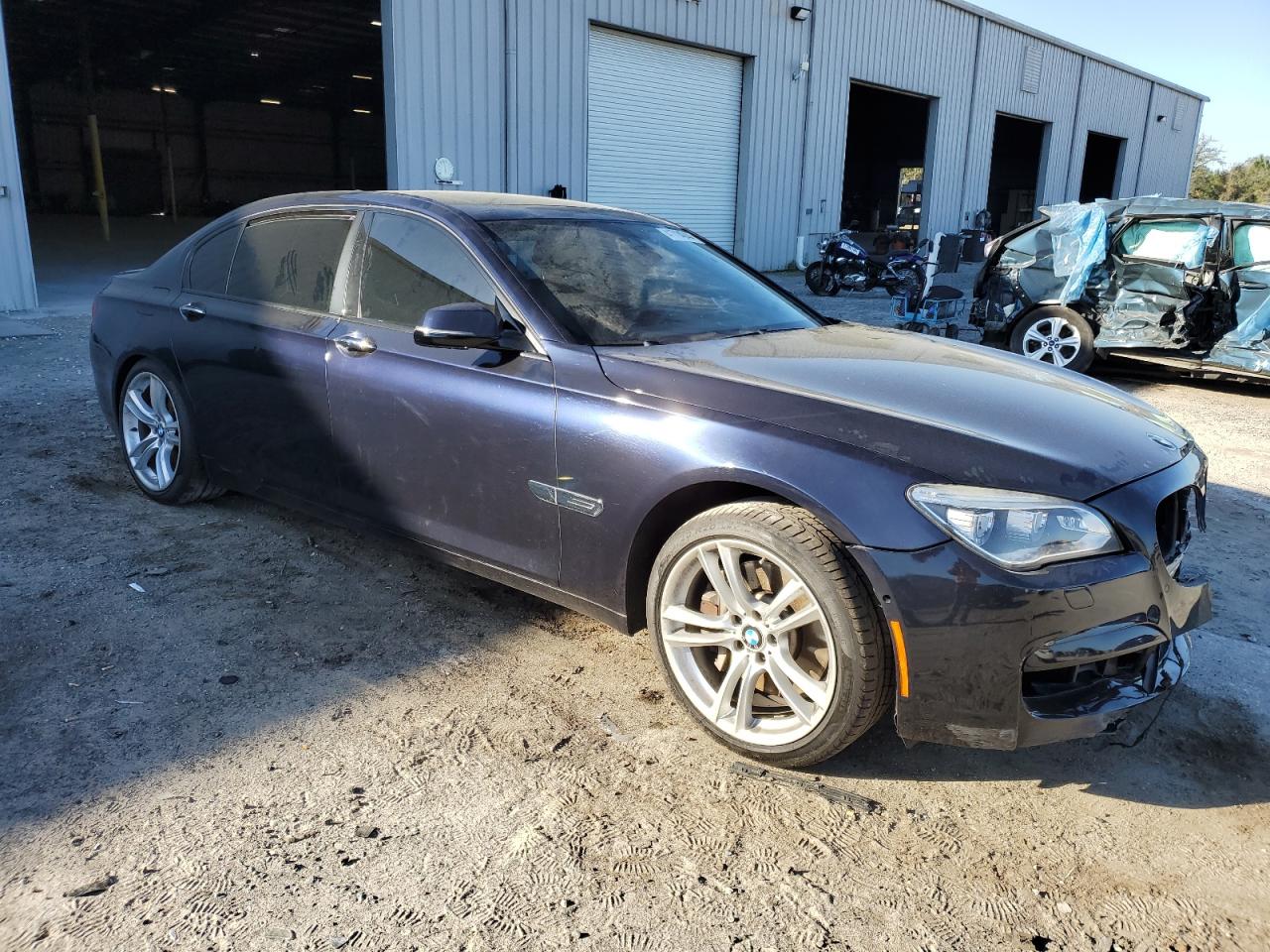 Photo 3 VIN: WBAYE8C58ED135802 - BMW 7ER 