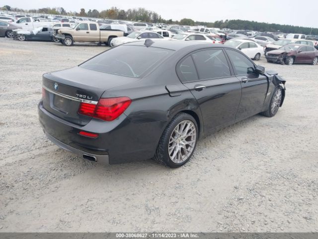 Photo 3 VIN: WBAYE8C5XDD132530 - BMW 750LI 