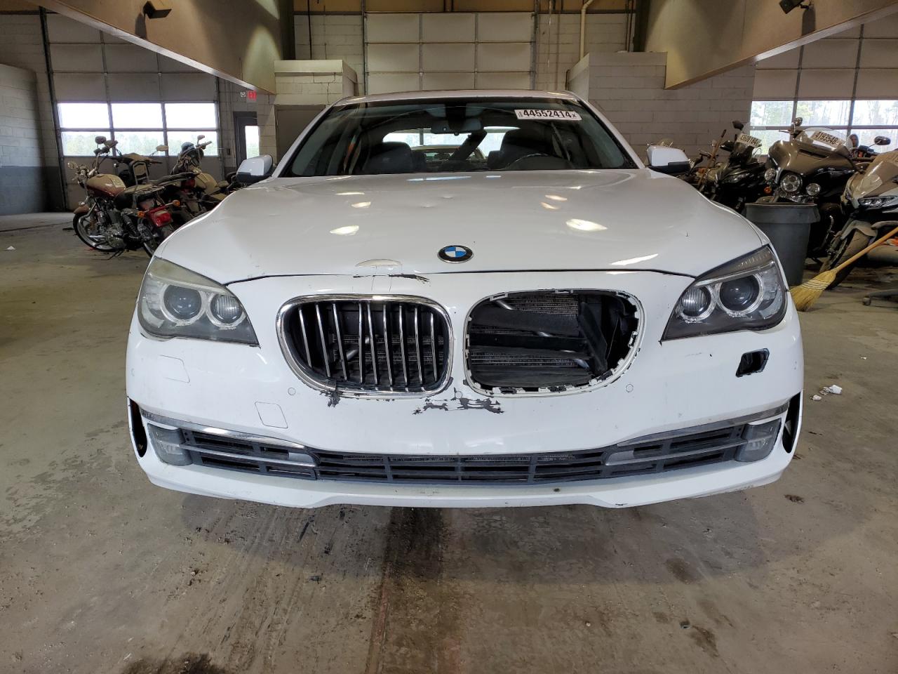 Photo 5 VIN: WBAYF4C51DD281530 - BMW 7ER 