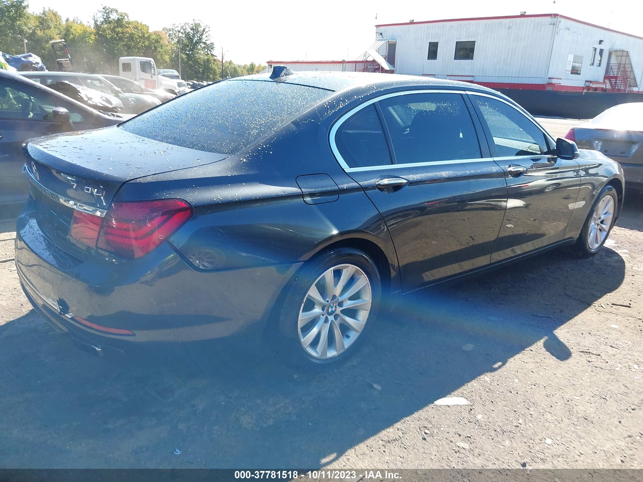 Photo 3 VIN: WBAYF4C51DDE23829 - BMW 7ER 