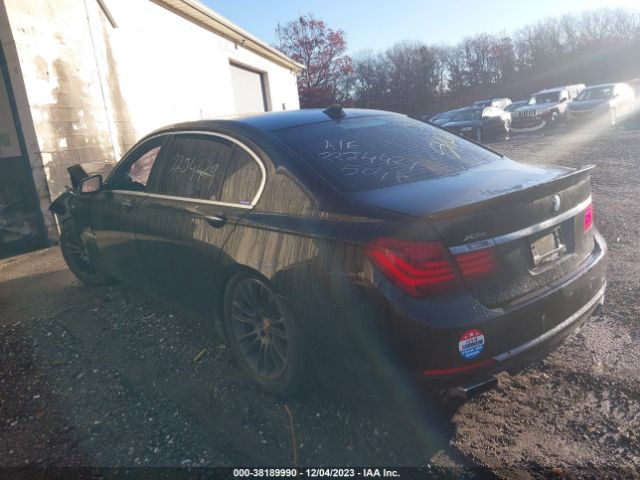 Photo 2 VIN: WBAYF4C54FD873992 - BMW 740 