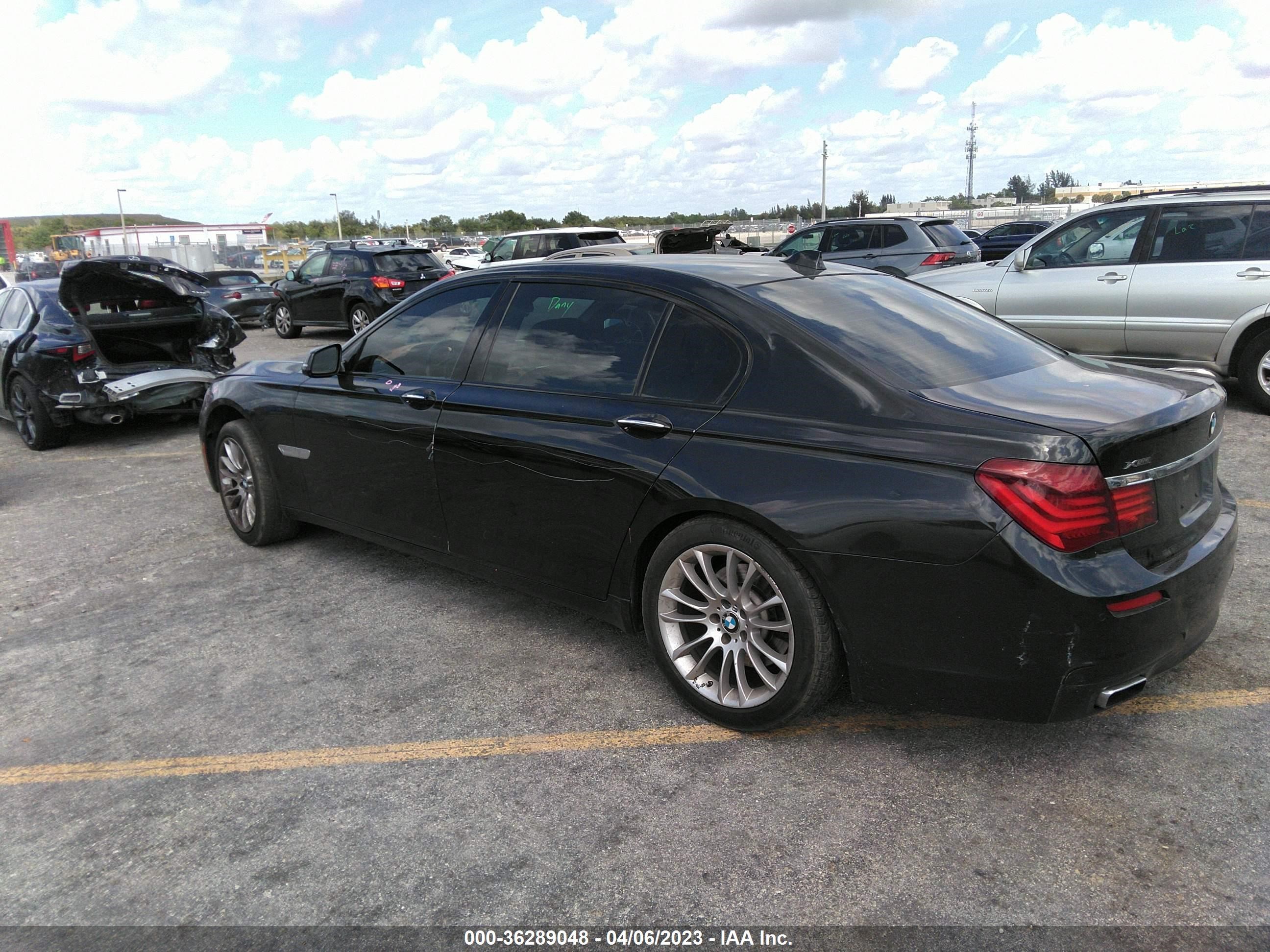 Photo 2 VIN: WBAYF4C58FD874160 - BMW 7ER 