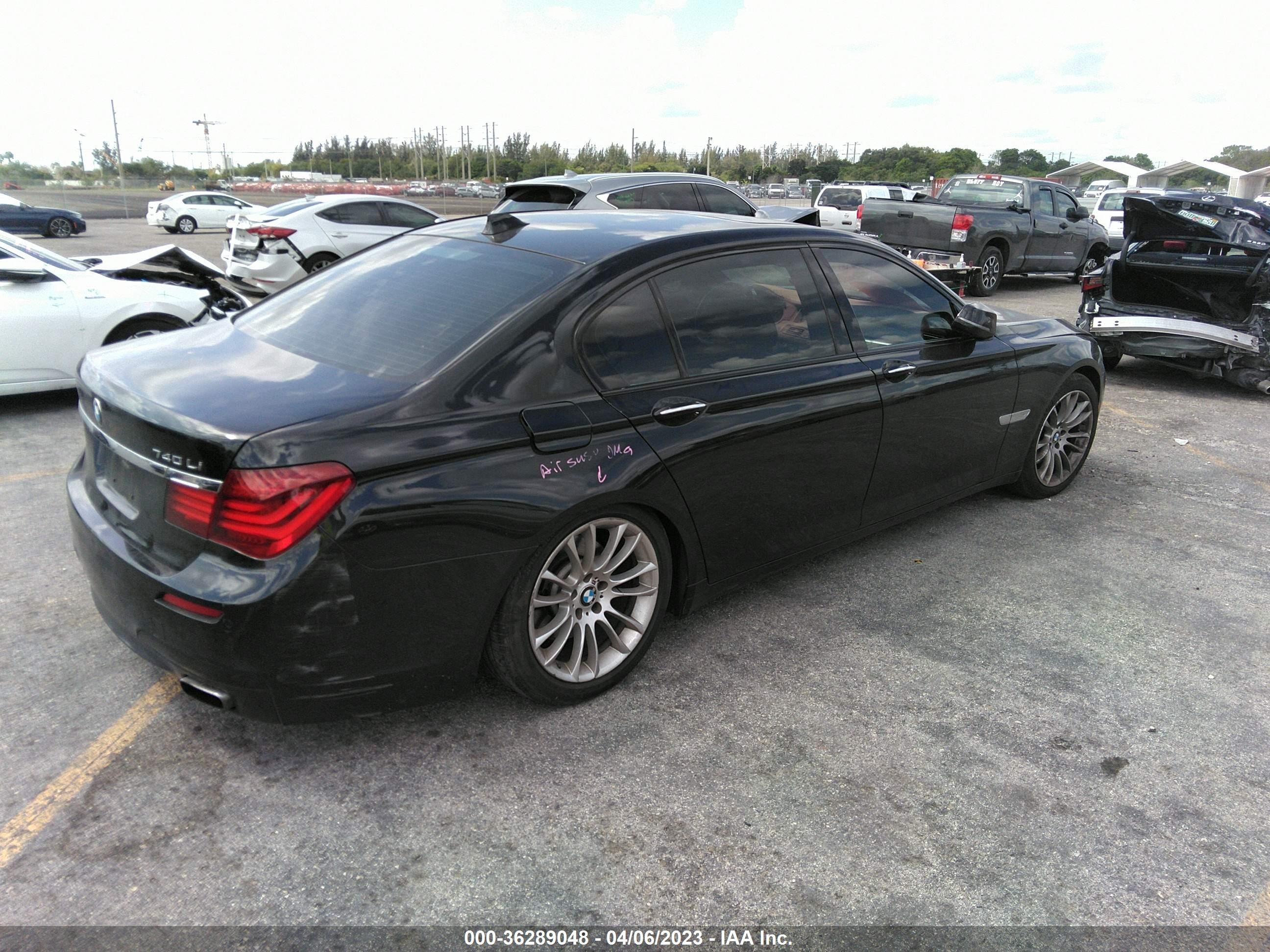 Photo 3 VIN: WBAYF4C58FD874160 - BMW 7ER 