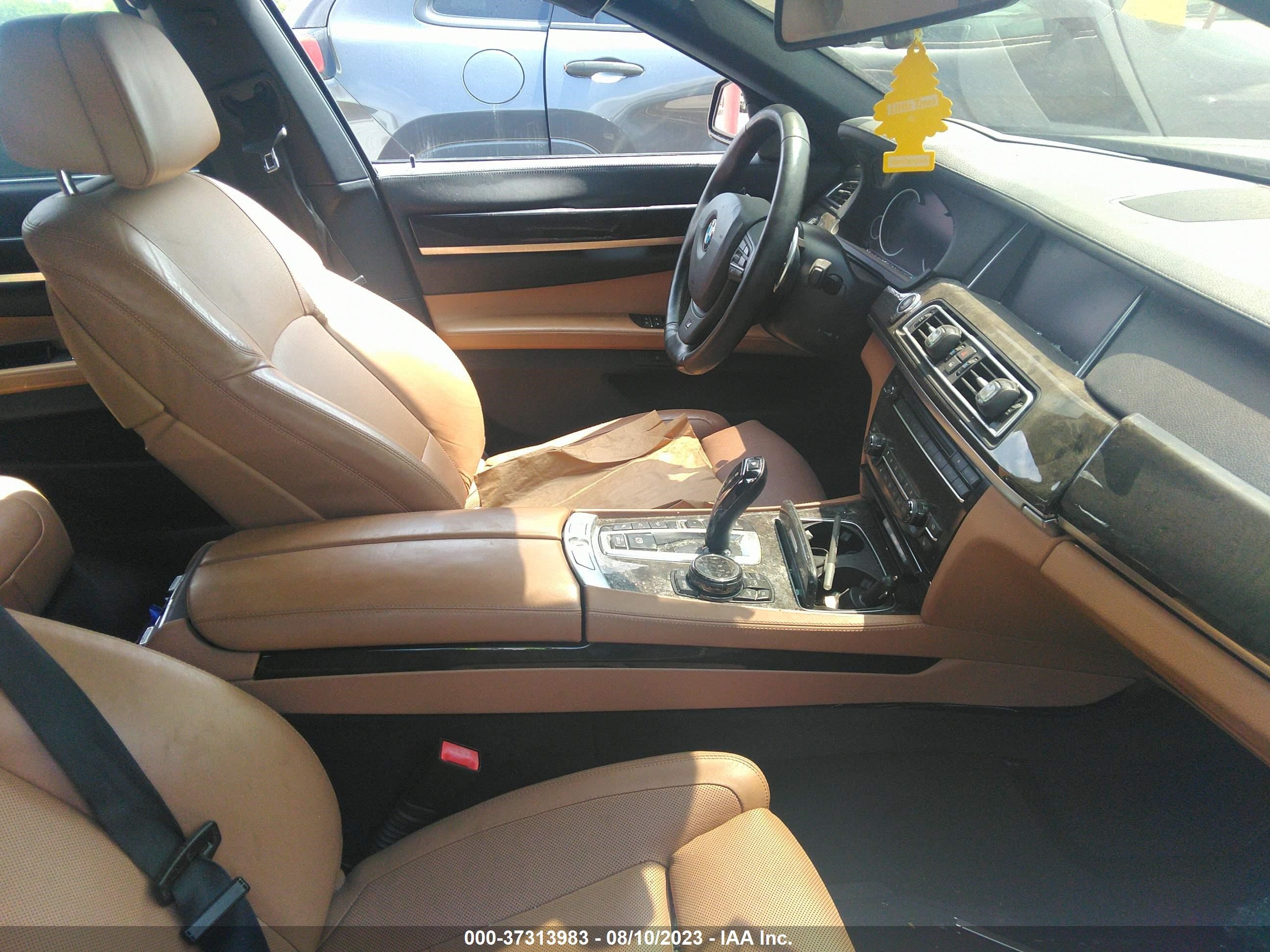 Photo 4 VIN: WBAYF8C52FD654889 - BMW 7ER 