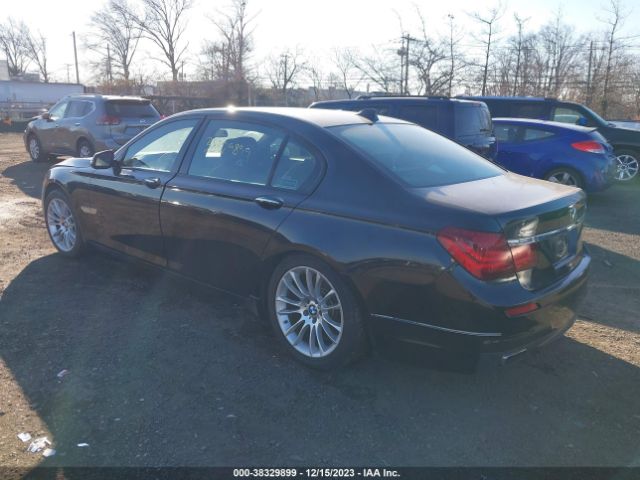 Photo 2 VIN: WBAYF8C58DD140445 - BMW 750LI 