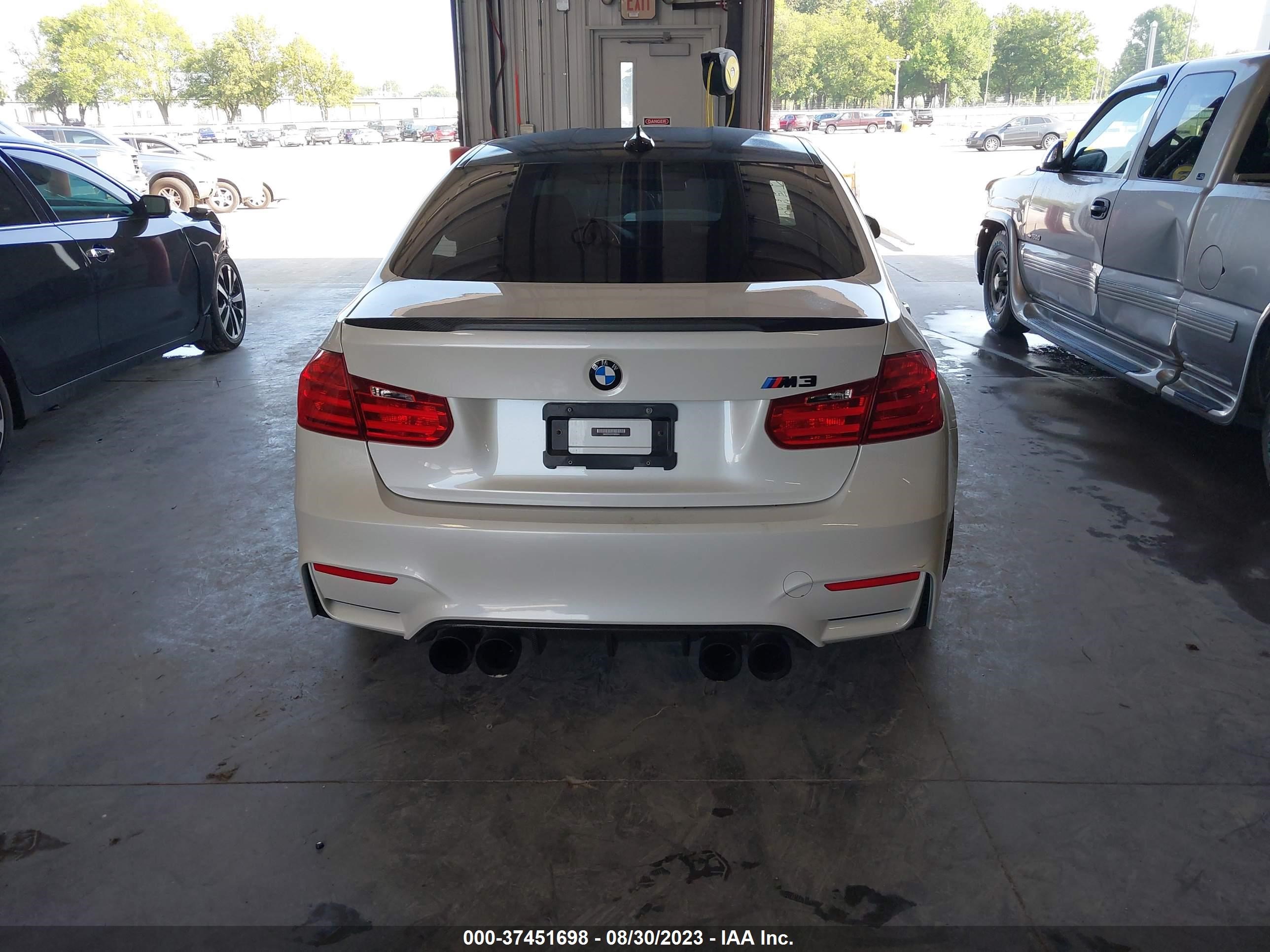 Photo 15 VIN: WBS3C9C53FP803944 - BMW M3 