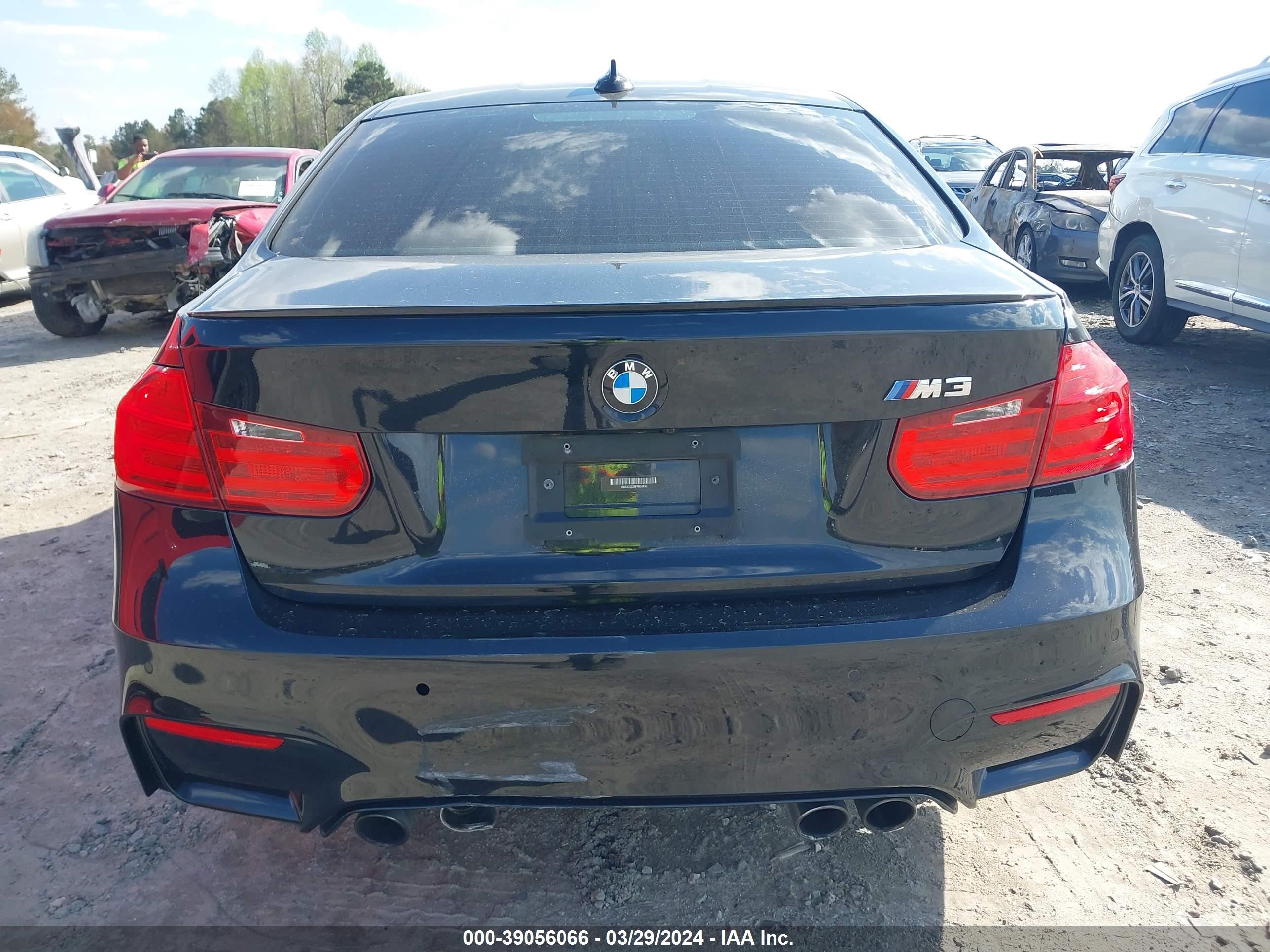 Photo 15 VIN: WBS3C9C56FP804490 - BMW M3 