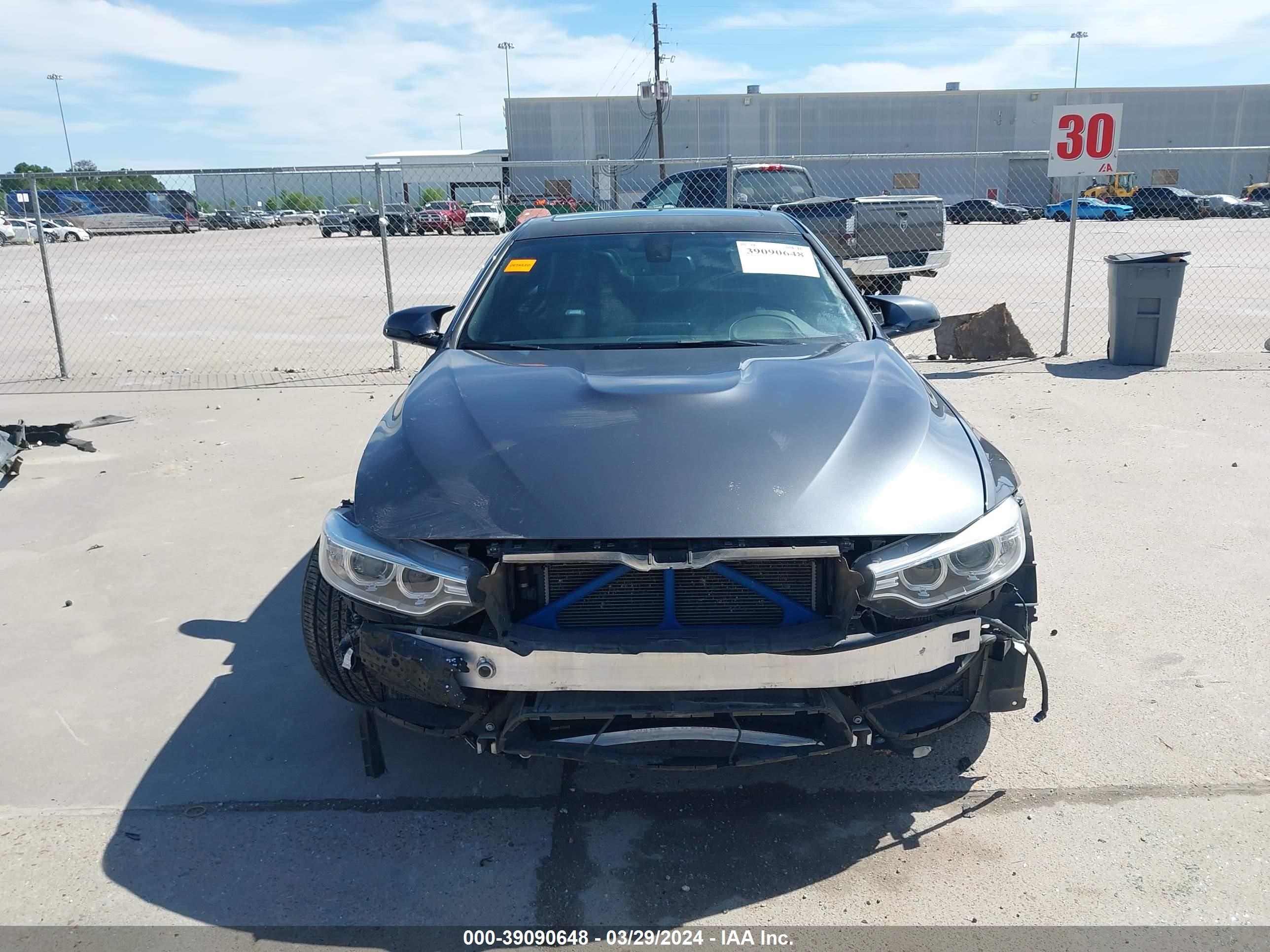 Photo 12 VIN: WBS3R9C51GK336472 - BMW M4 