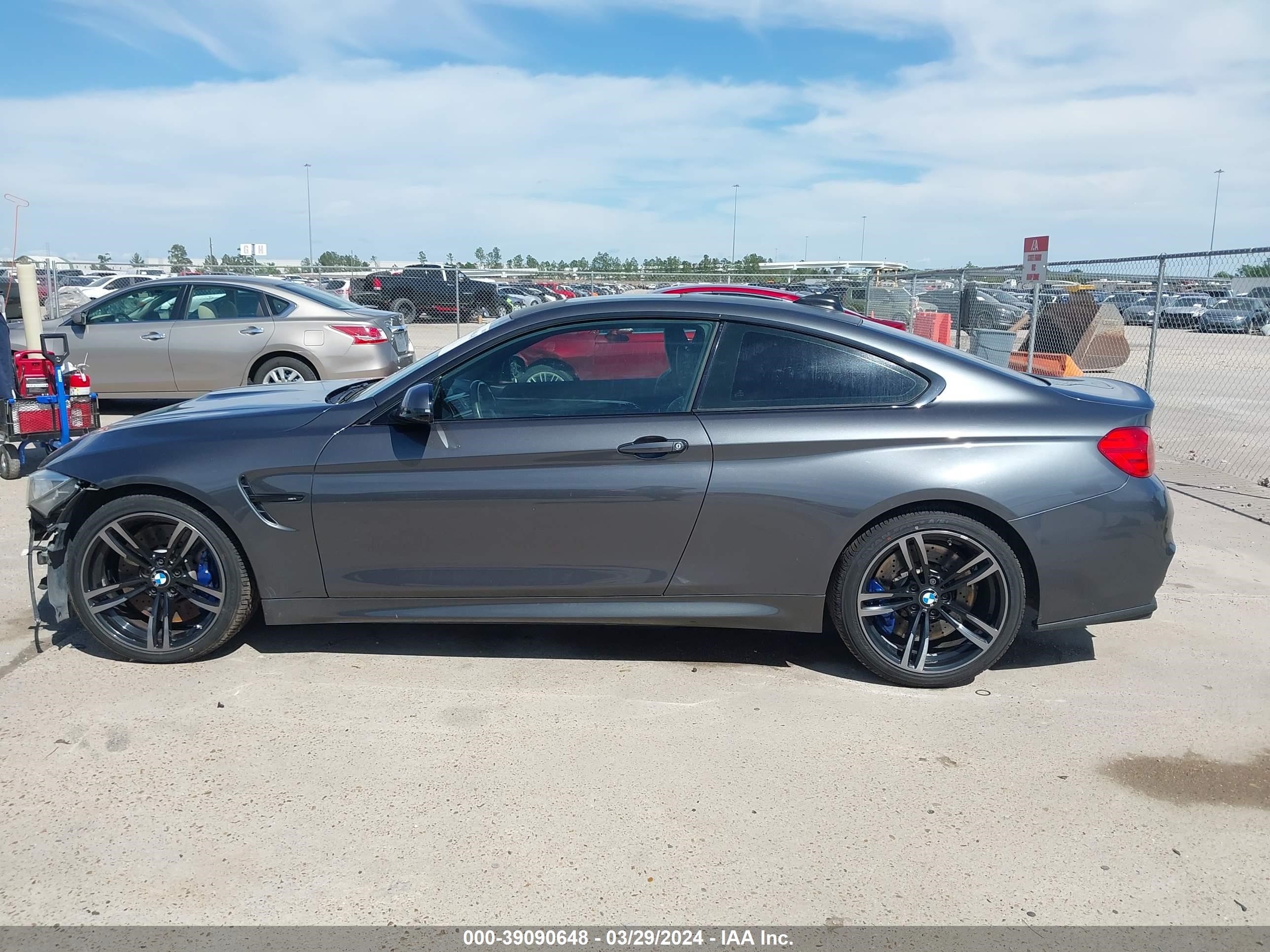 Photo 14 VIN: WBS3R9C51GK336472 - BMW M4 