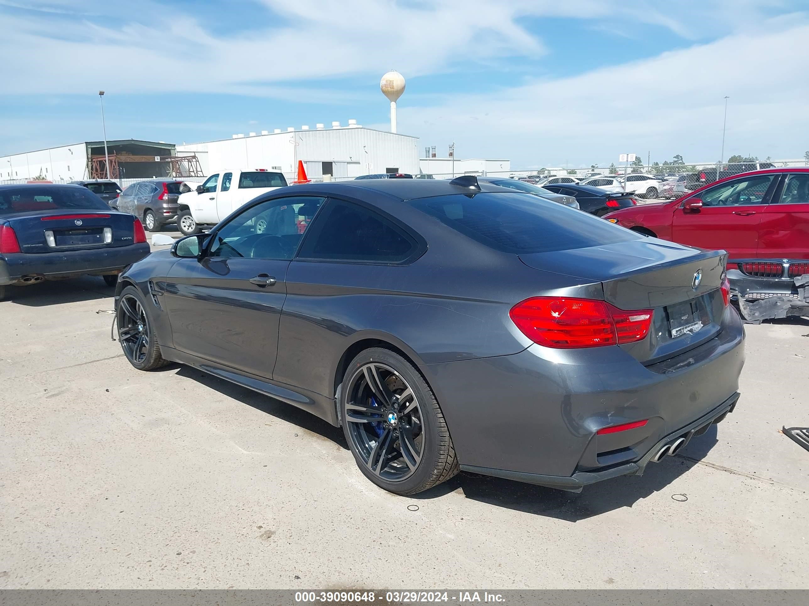 Photo 2 VIN: WBS3R9C51GK336472 - BMW M4 