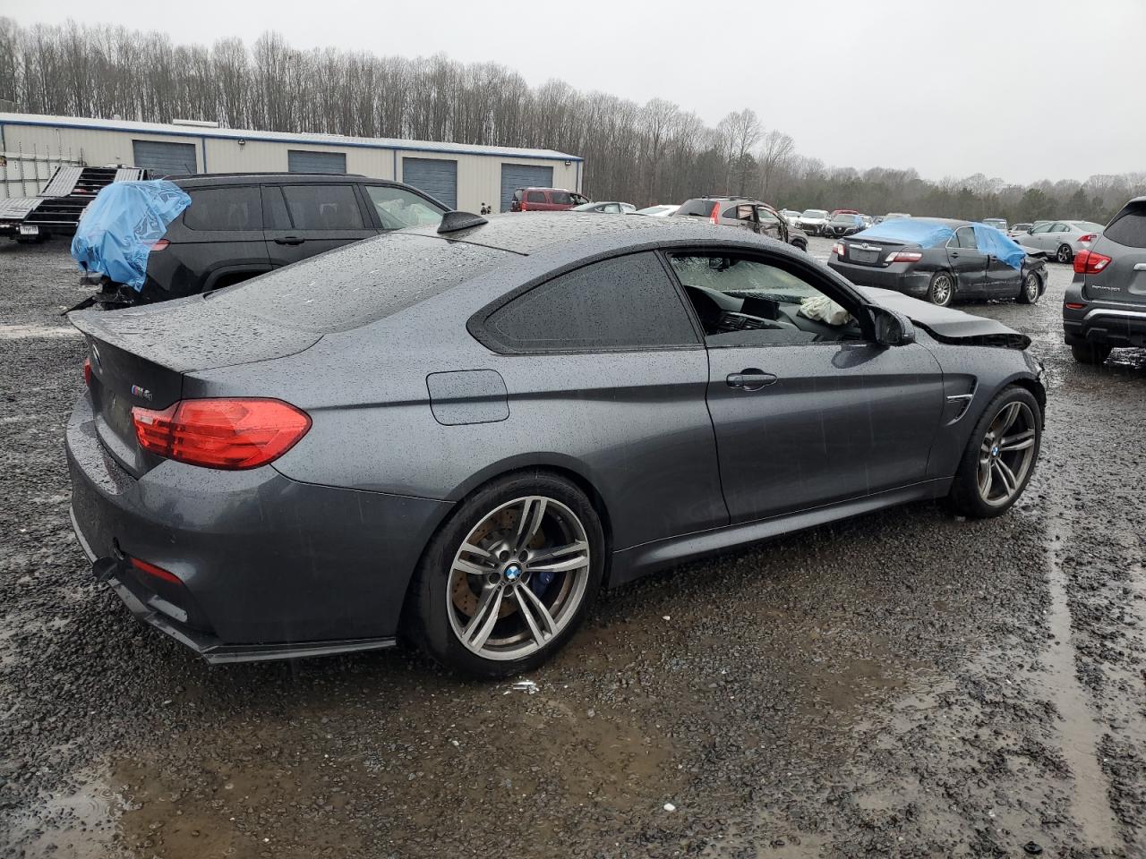 Photo 2 VIN: WBS3R9C52FK334101 - BMW M4 