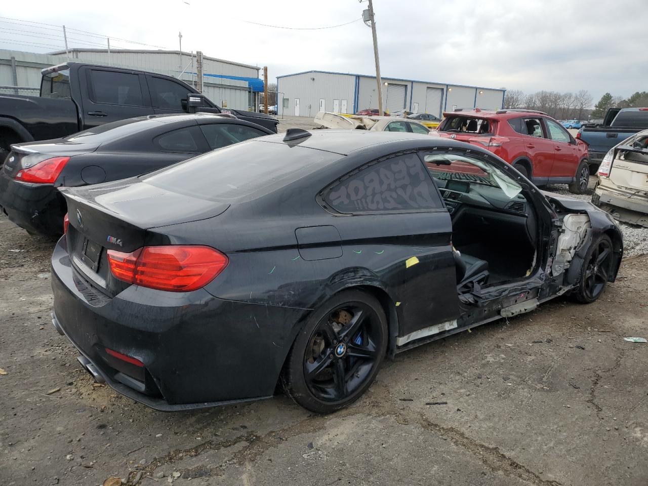 Photo 2 VIN: WBS3R9C56FF708654 - BMW M4 