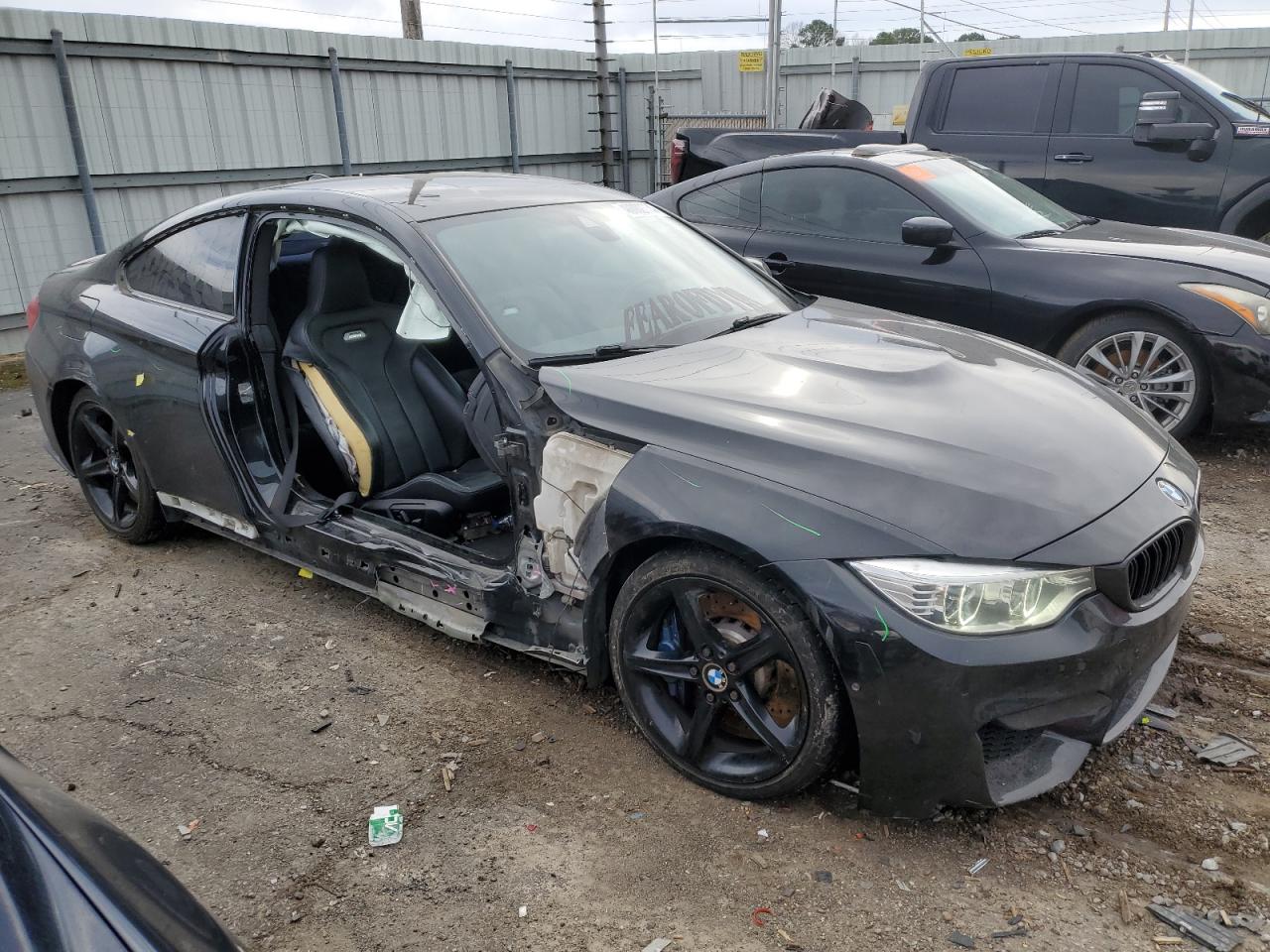 Photo 3 VIN: WBS3R9C56FF708654 - BMW M4 