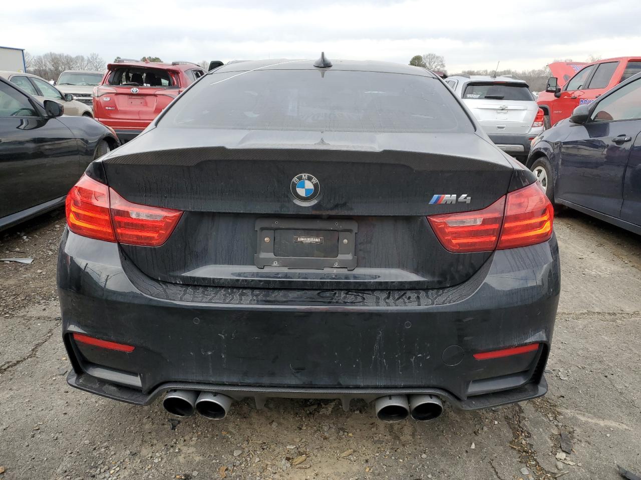 Photo 5 VIN: WBS3R9C56FF708654 - BMW M4 