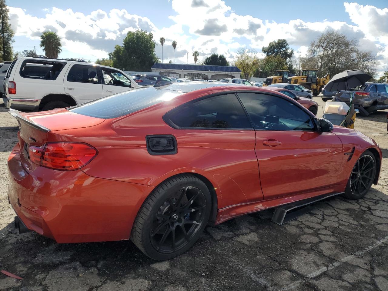 Photo 2 VIN: WBS3R9C57FF708758 - BMW M4 