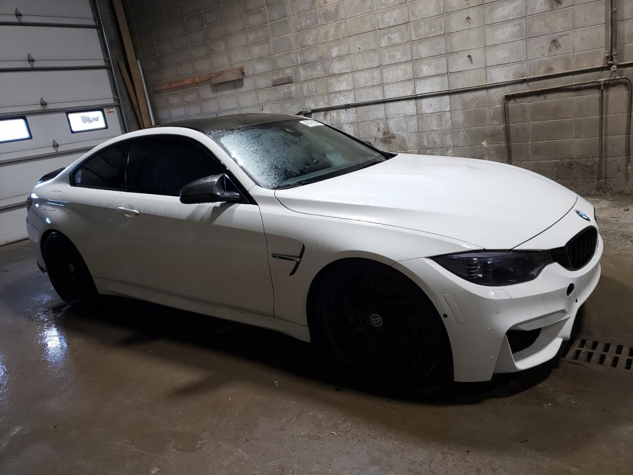 Photo 3 VIN: WBS3R9C59FK329140 - BMW M4 