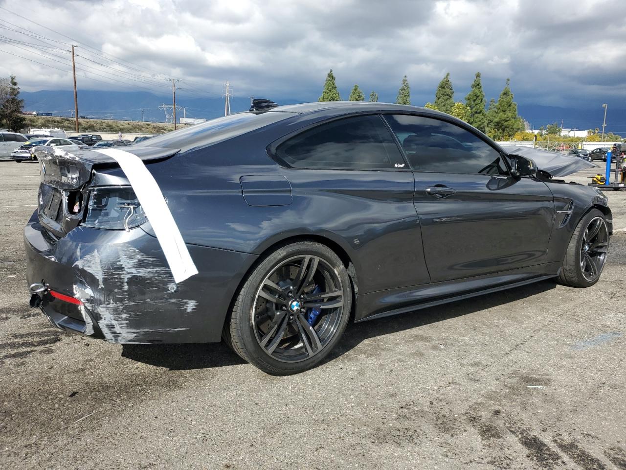 Photo 2 VIN: WBS3R9C59GK337983 - BMW M4 