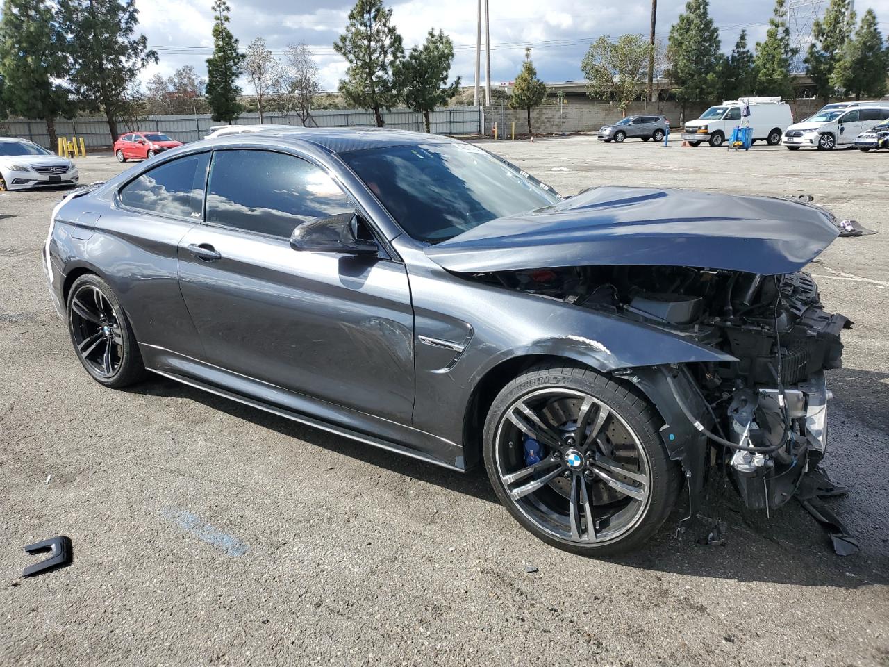 Photo 3 VIN: WBS3R9C59GK337983 - BMW M4 