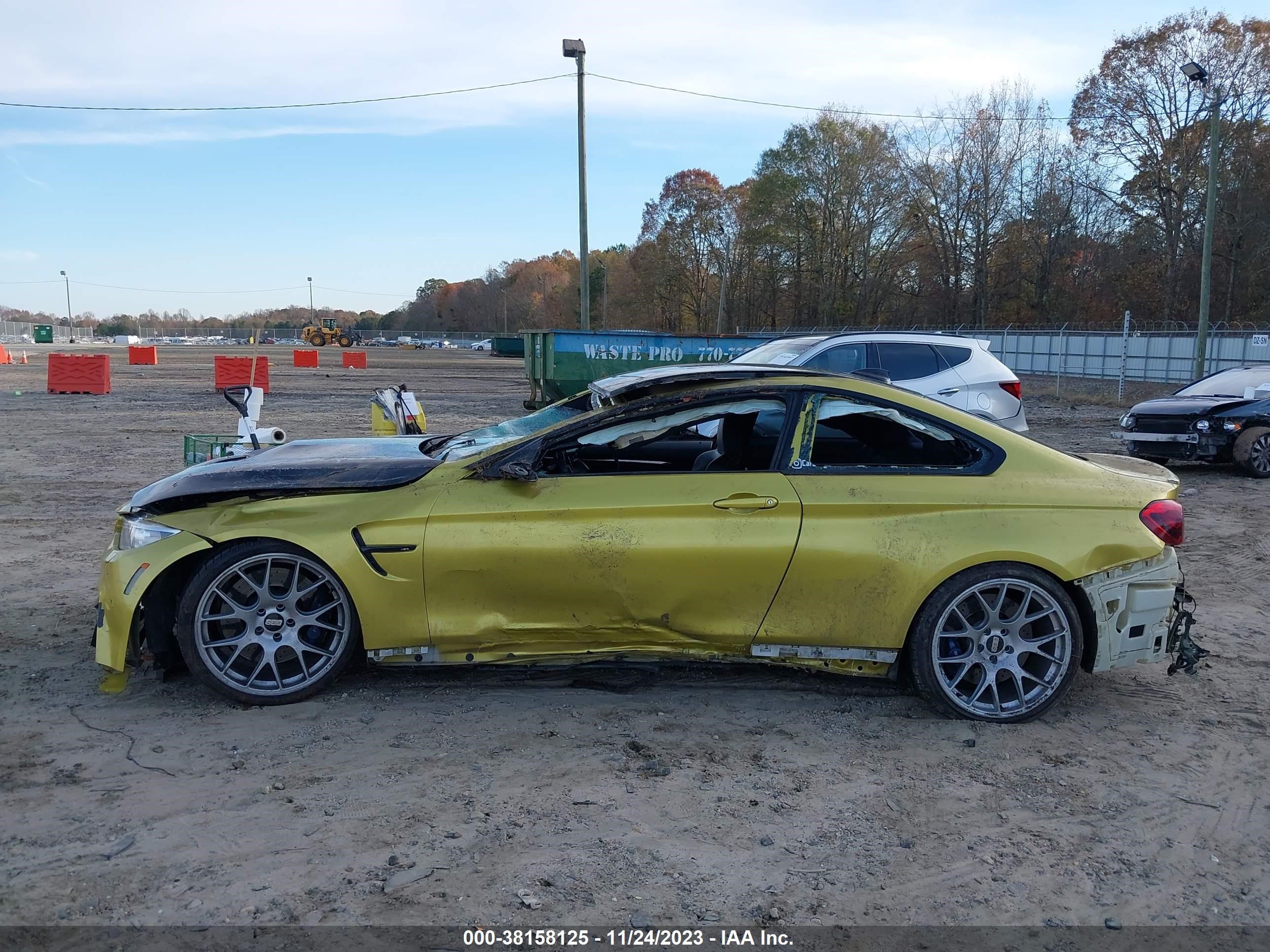 Photo 13 VIN: WBS3R9C5XFK333391 - BMW M4 