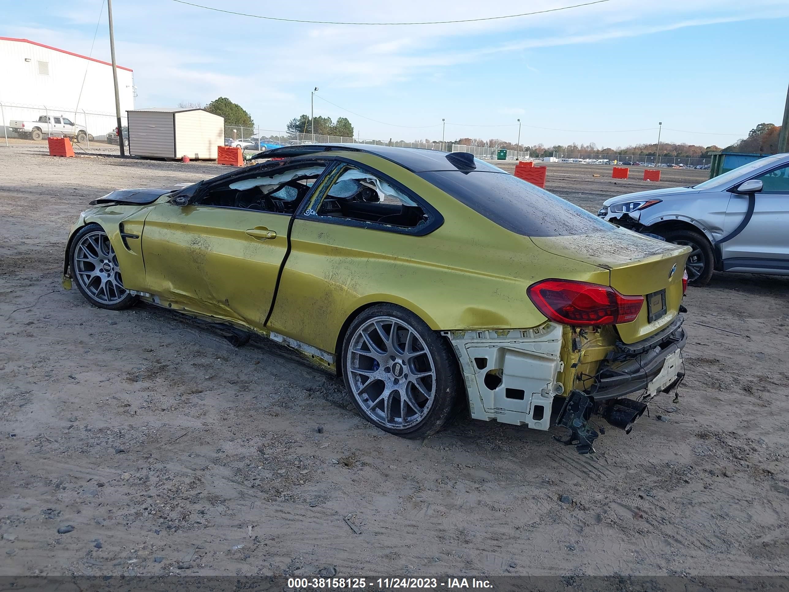 Photo 2 VIN: WBS3R9C5XFK333391 - BMW M4 