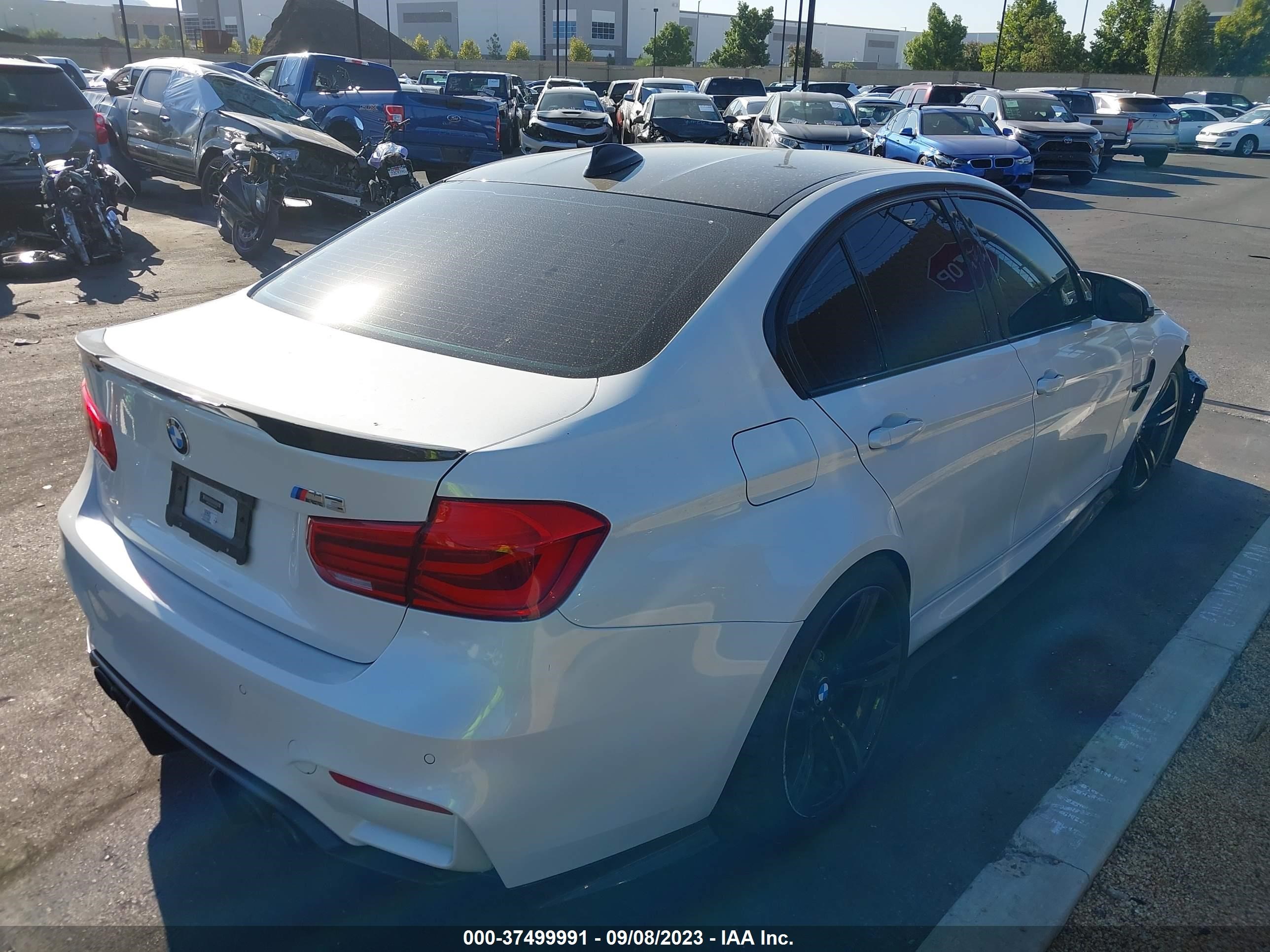 Photo 3 VIN: WBS8M9C50G5D30880 - BMW M3 